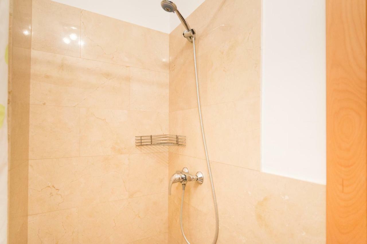 A Dos Pasos De Todo Apartment Малага Екстериор снимка